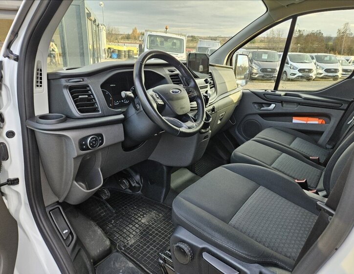 Ford Transit Custom 10