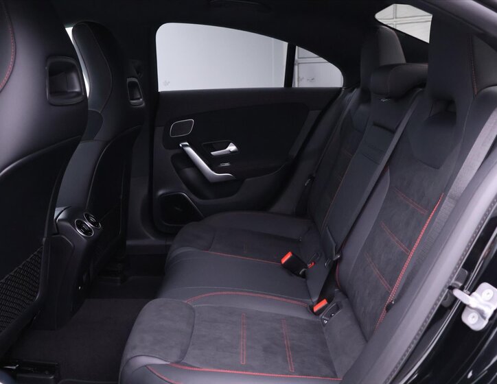 Mercedes-Benz CLA Kupé 1,3 l 120 kw