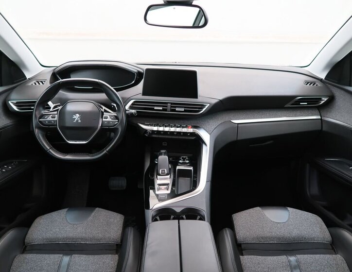 Peugeot 5008 SUV / Terénní 1,2 l 96 kw