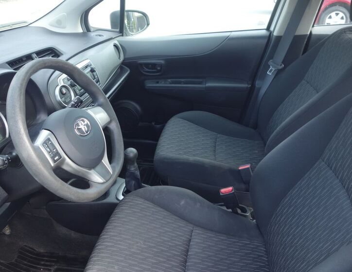 Toyota Yaris 15