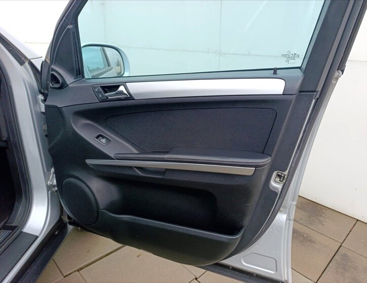 Mercedes-Benz Třídy M SUV / Terénní 3,0 l 165 kw