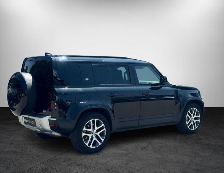 Land Rover Defender 3