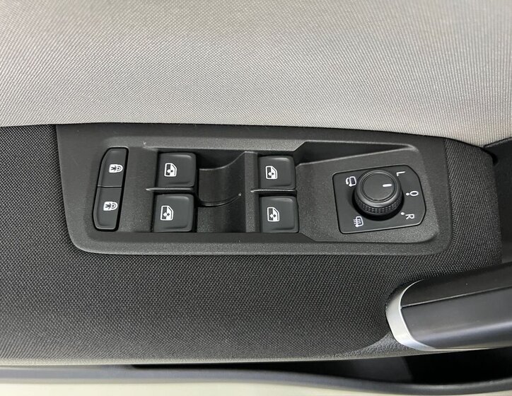 Volkswagen Touran Ostatní 1,5 l 110 kw