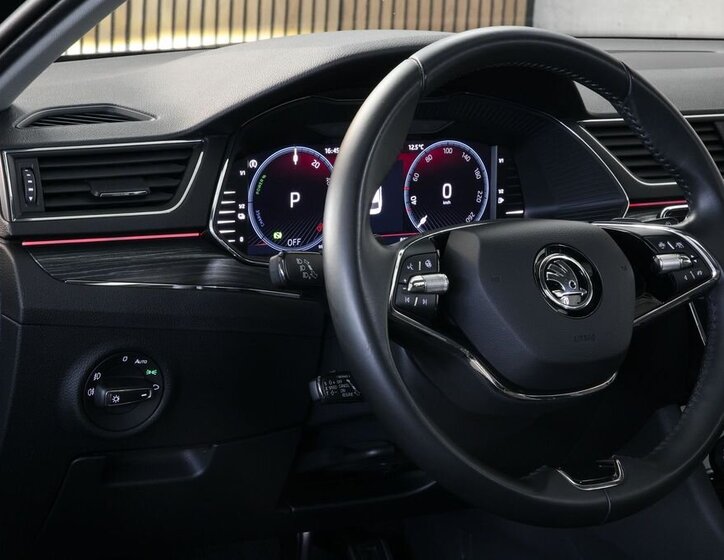 Škoda Superb Kombi 1,4 l 160 kw