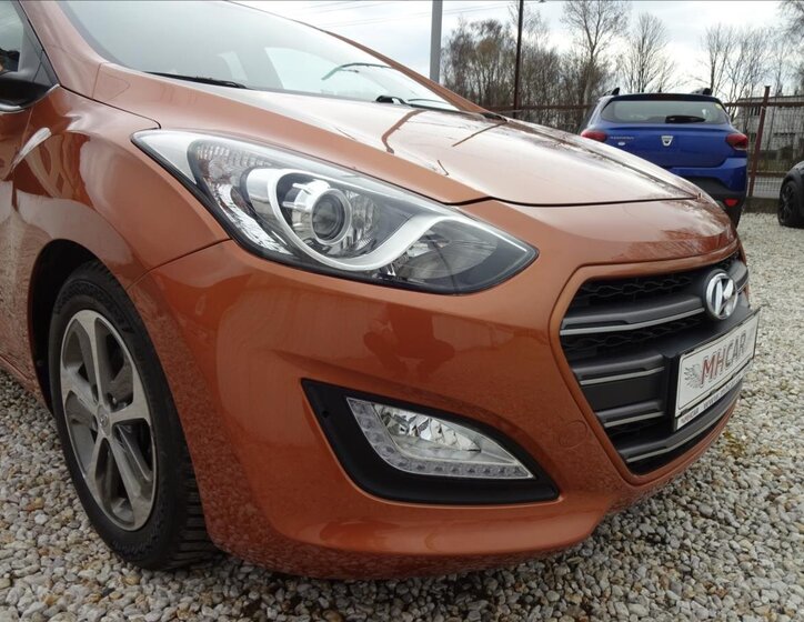 Hyundai i30 Kombi 1,6 l 99 kw