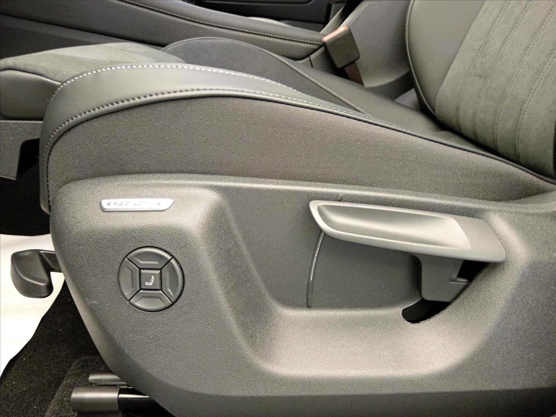 Volkswagen Tayron SUV / Terénní 2,0 l 150 kw