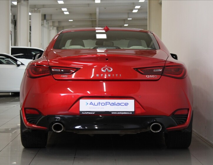 Infiniti Q60 4
