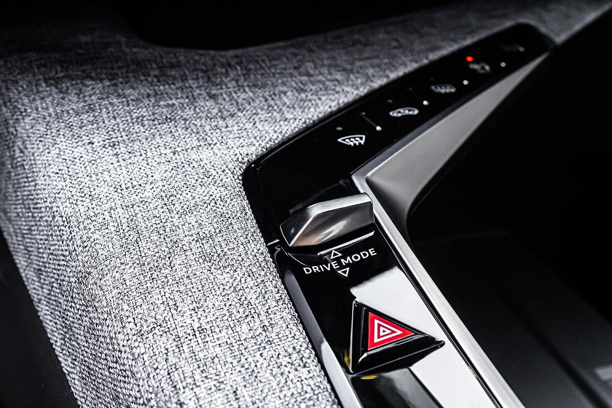 Peugeot 3008 SUV / Terénní 1,2 l 107 kw