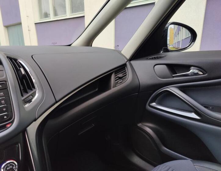 Opel Zafira 26