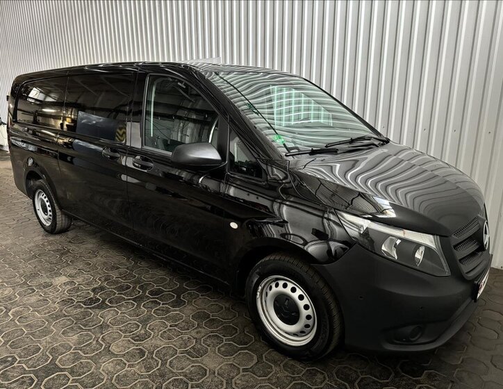 Mercedes-Benz Vito 12