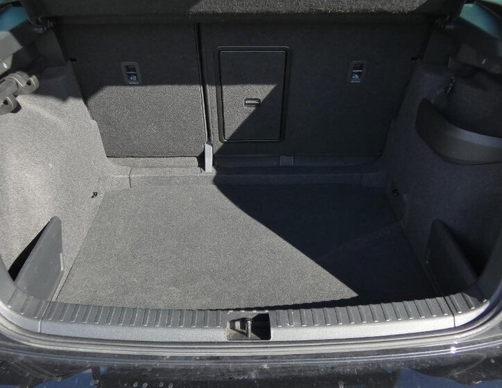 Škoda Karoq SUV / Terénní 1,5 l 110 kw