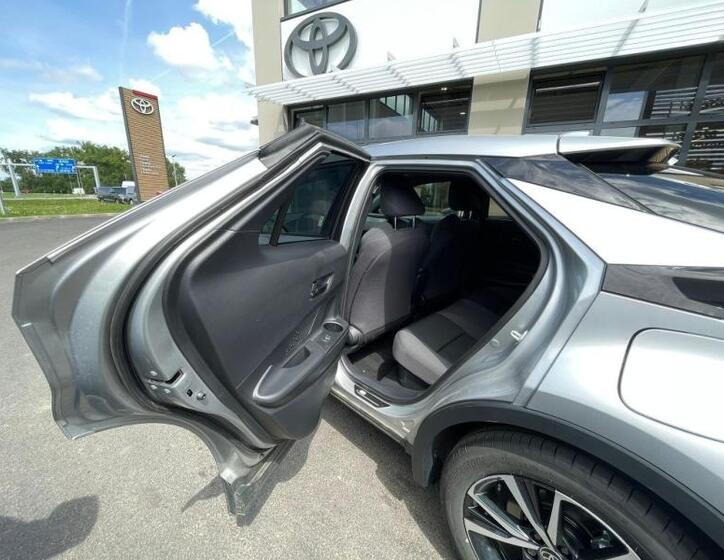 Toyota C-HR 35