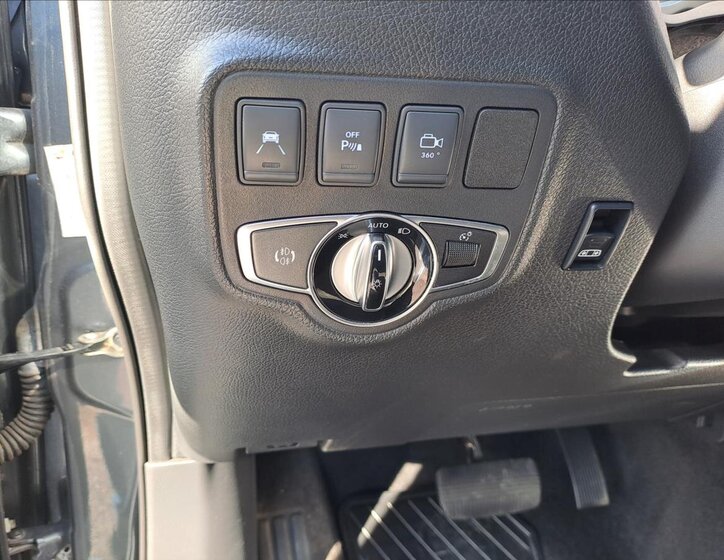 Mercedes-Benz Třídy X 13