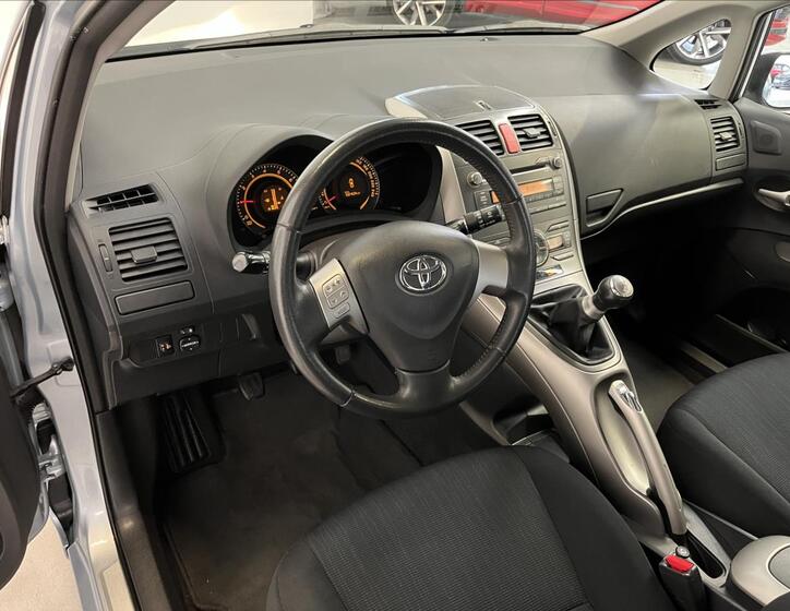 Toyota Auris 6