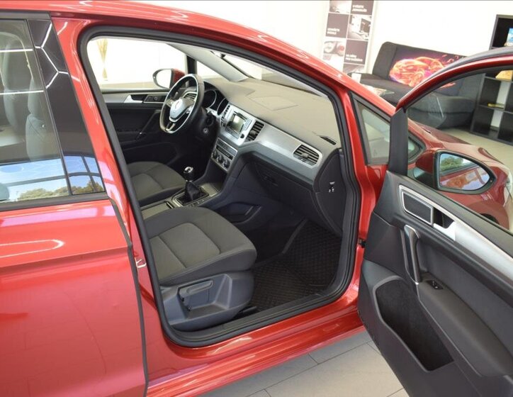 Volkswagen Golf Sportsvan Kombi 1,4 l 92 kw