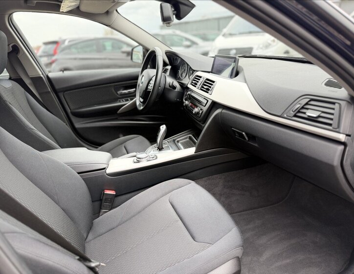 BMW Řada 3 Sedan / Limuzína 3,0 l 225 kw
