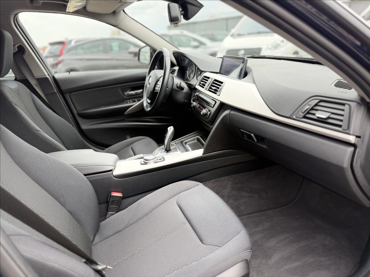BMW Řada 3 Sedan / Limuzína 3,0 l 225 kw