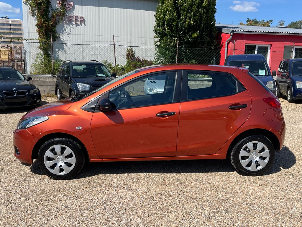 Mazda 2