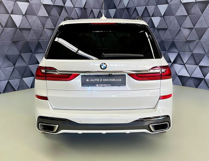 BMW X7 SUV / Terénní 3,0 l 250 kw