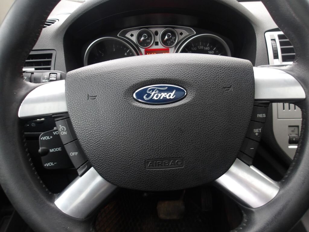 Ford Kuga SUV 2,0 l 120 kw