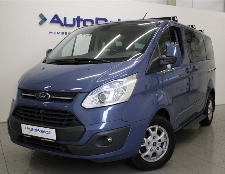 Ford Tourneo Custom 1