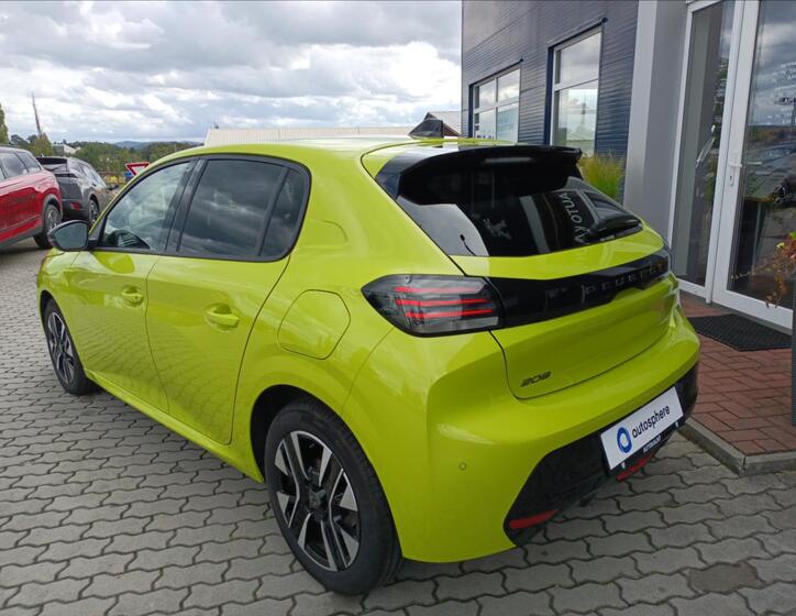 Peugeot 208 10