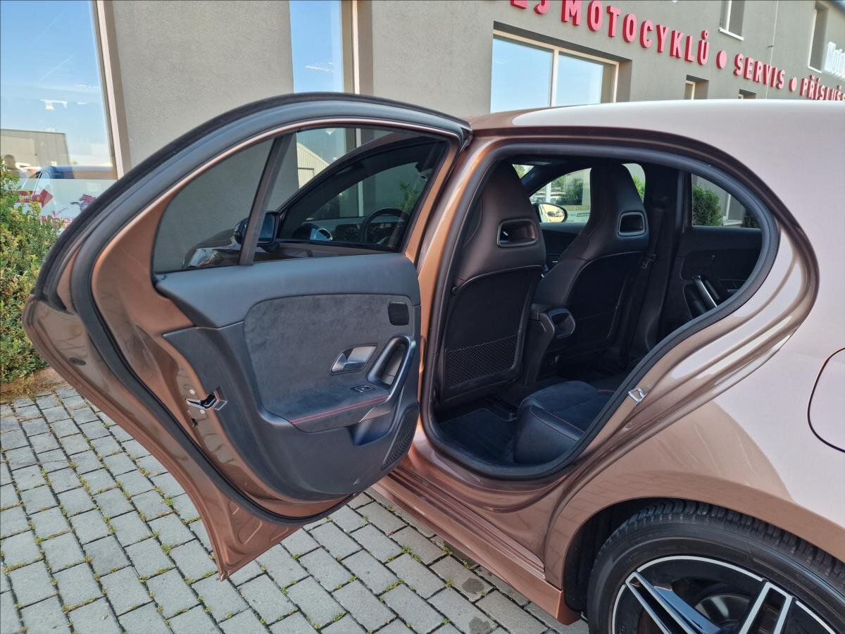 Mercedes-Benz Třídy A Hatchback 1,3 l 100 kw