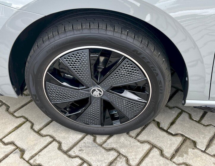 Škoda Scala Hatchback 1,5 l 110 kw