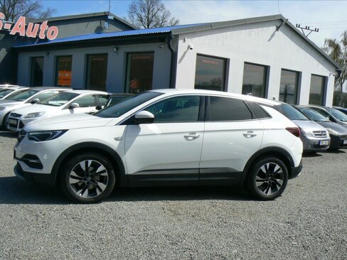 Opel Grandland X SUV / Terénní 1,2 l 96 kw