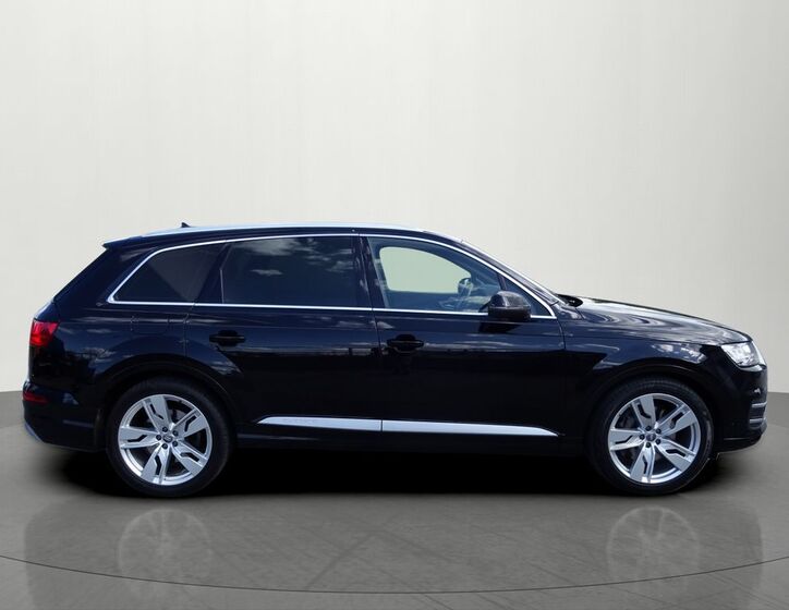 Audi Q7 5