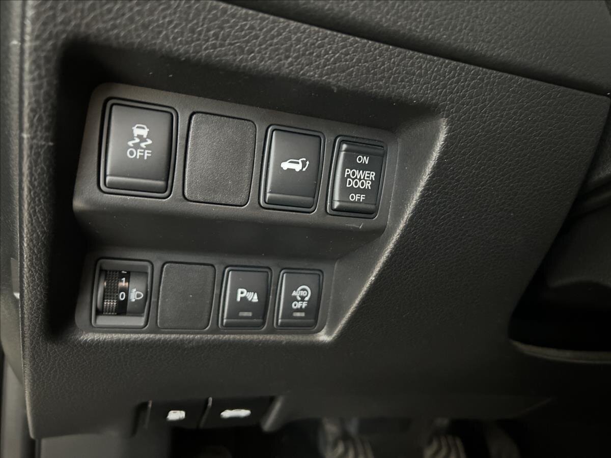 Nissan X-Trail SUV / Terénní 2,0 l 130 kw