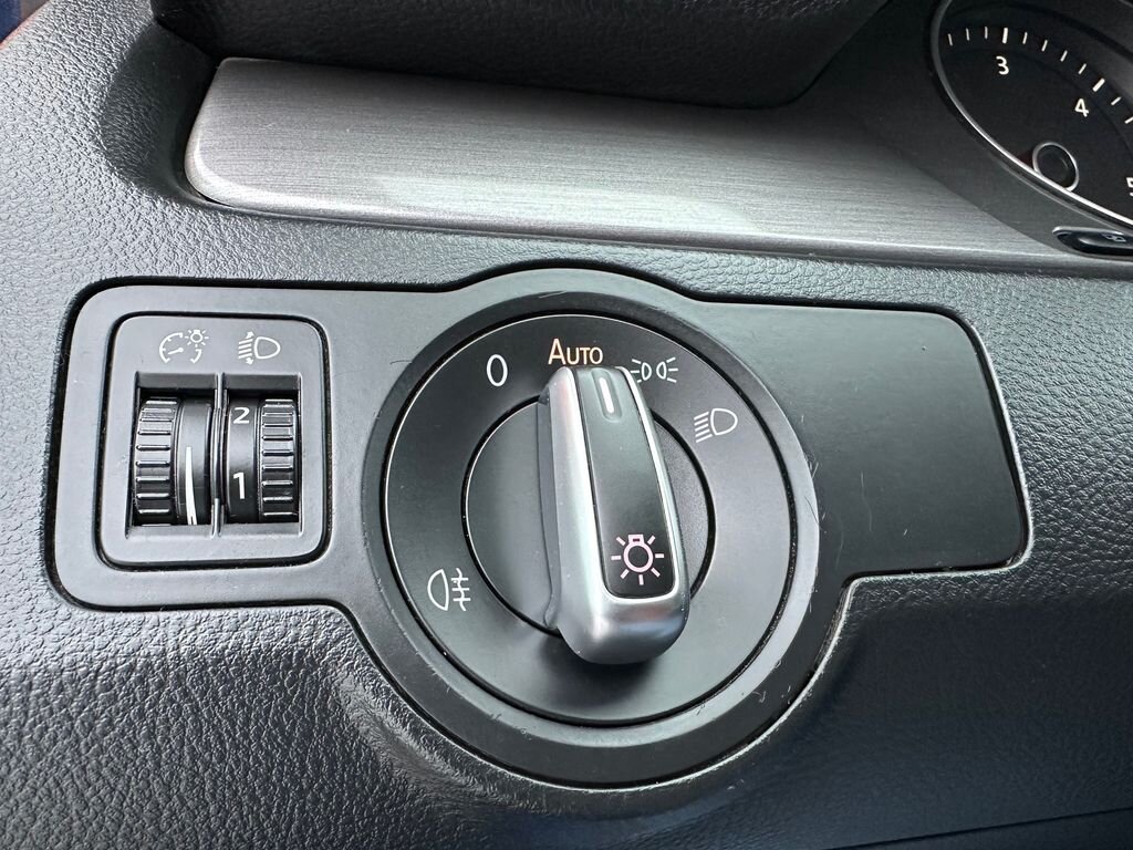 Volkswagen Passat Kombi 1,6 l 77 kw