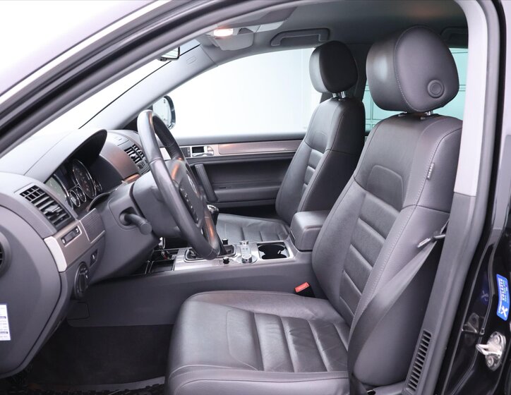 Volkswagen Touareg SUV / Terénní 3,0 l 176 kw