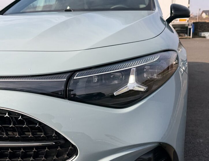 Mercedes-Benz CLA Sedan / Limuzína 1,5 l 120 kw