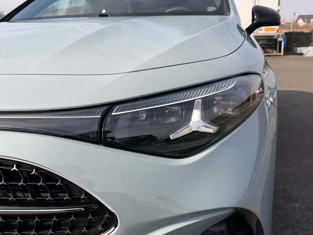 Mercedes-Benz CLA Sedan / Limuzína 1,5 l 120 kw