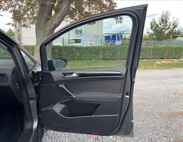 Volkswagen Touran 26