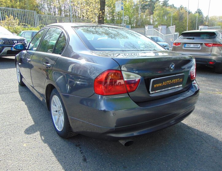 BMW Řada 3 Sedan / Limuzína 2,0 l 95 kw