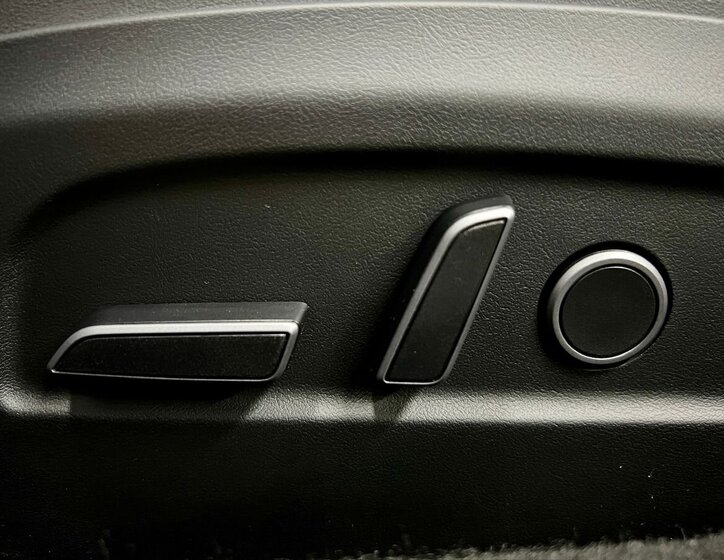 Tesla Model 3 Sedan 0,0 341 kw