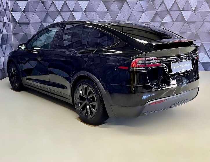 Tesla Model X SUV / Terénní 0,0 493 kw
