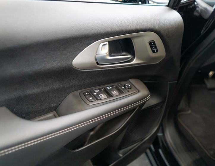 Chrysler Pacifica 19