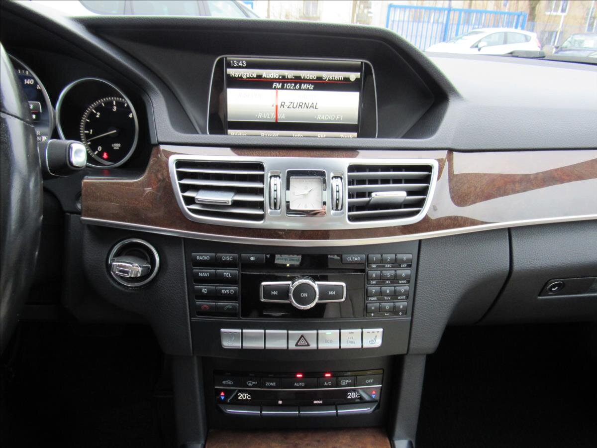 Mercedes-Benz Třídy E Sedan 3,0 l 190 kw