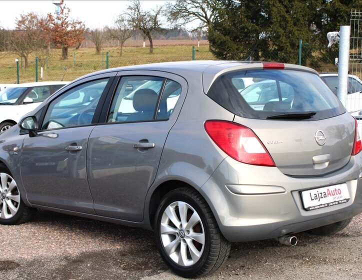 Opel Corsa Hatchback 1,4 l 64 kw