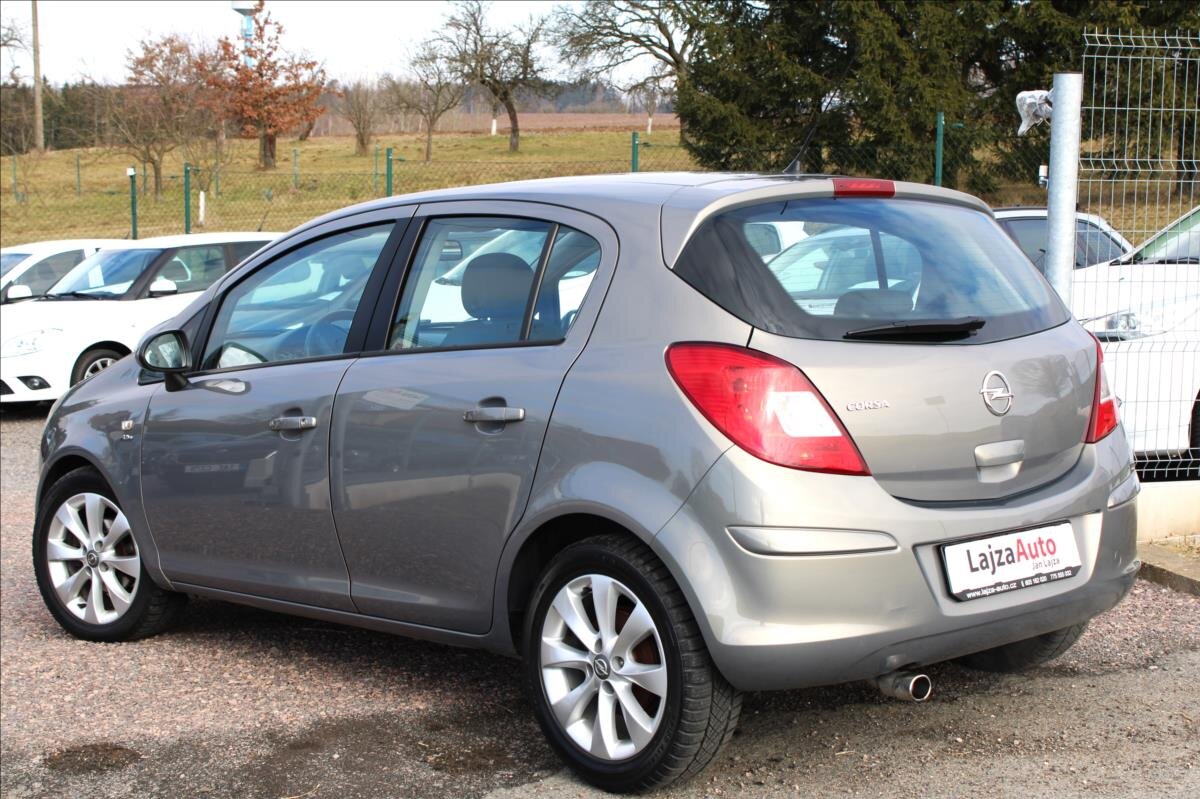 Opel Corsa Hatchback 1,4 l 64 kw