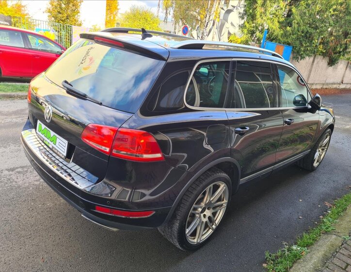 Volkswagen Touareg SUV 4,1 l 250 kw