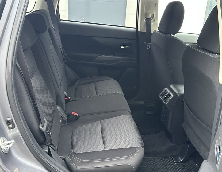 Mitsubishi Outlander SUV 2,0 l 110 kw