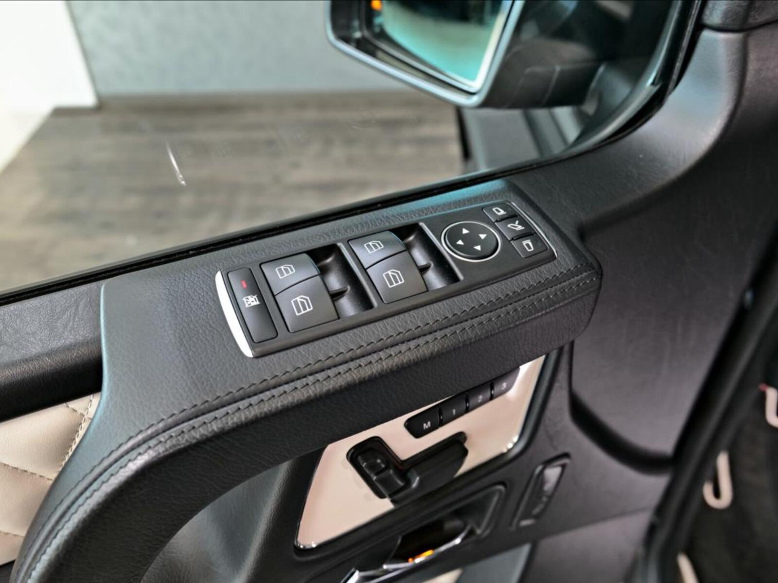 Mercedes-Benz Třídy G 12