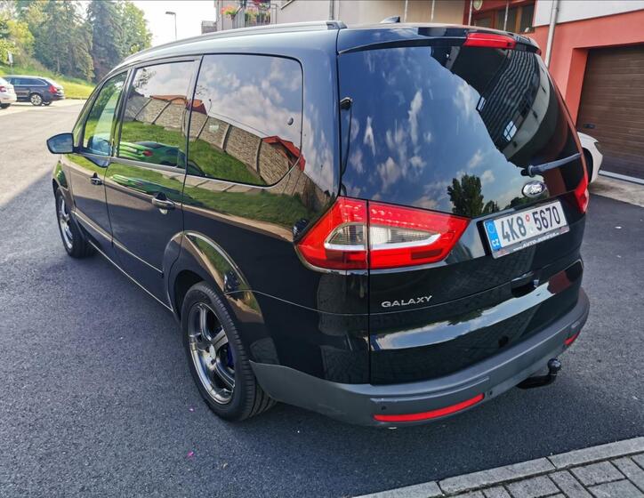 Ford Galaxy 8