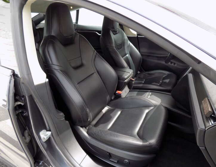 Tesla Model S 17