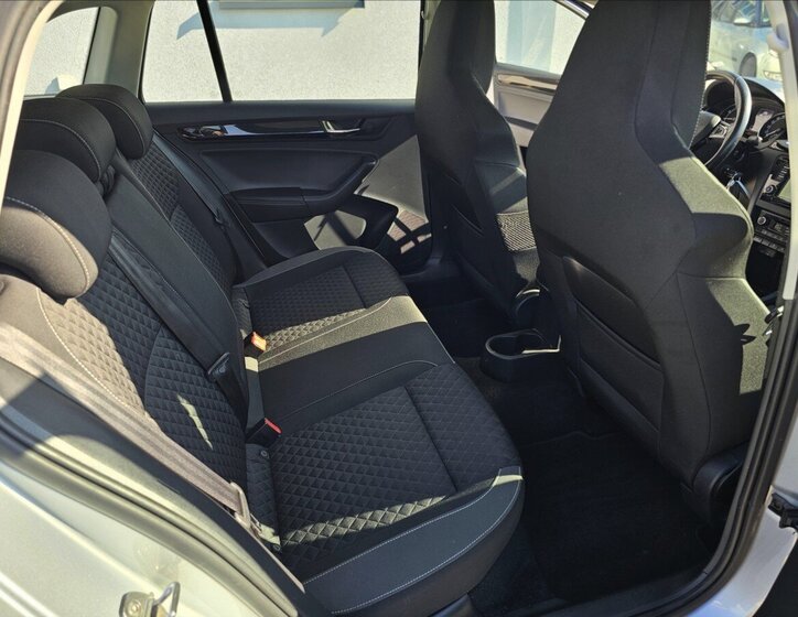 Škoda Rapid Hatchback 999,0 81 kw