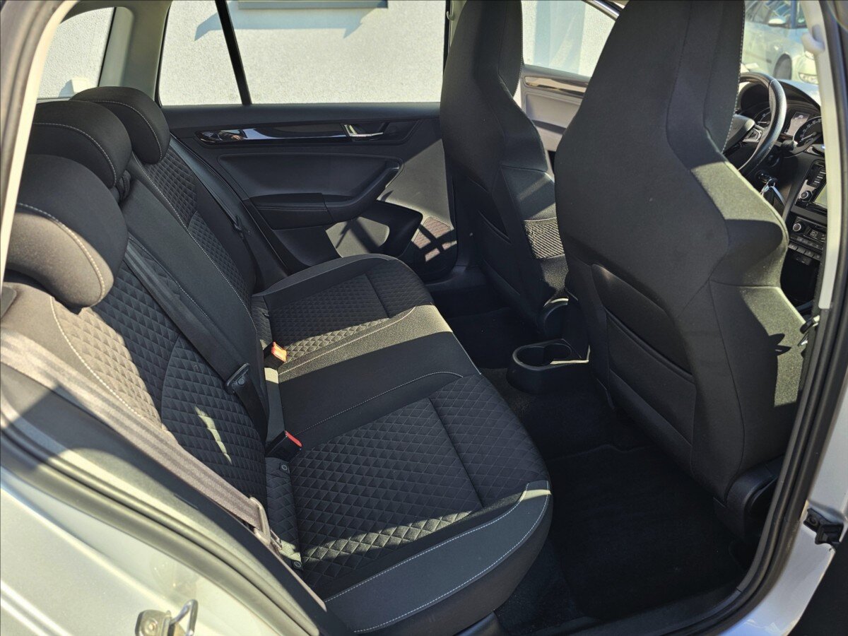 Škoda Rapid Hatchback 999,0 81 kw